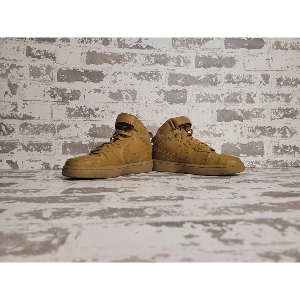 Nike Court Borough Mid‎ 2 Wheat Youth Size 6